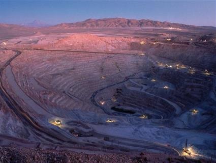 This resource explores the long-term availability of copper in terms of known reserves, copper production and recycling. 